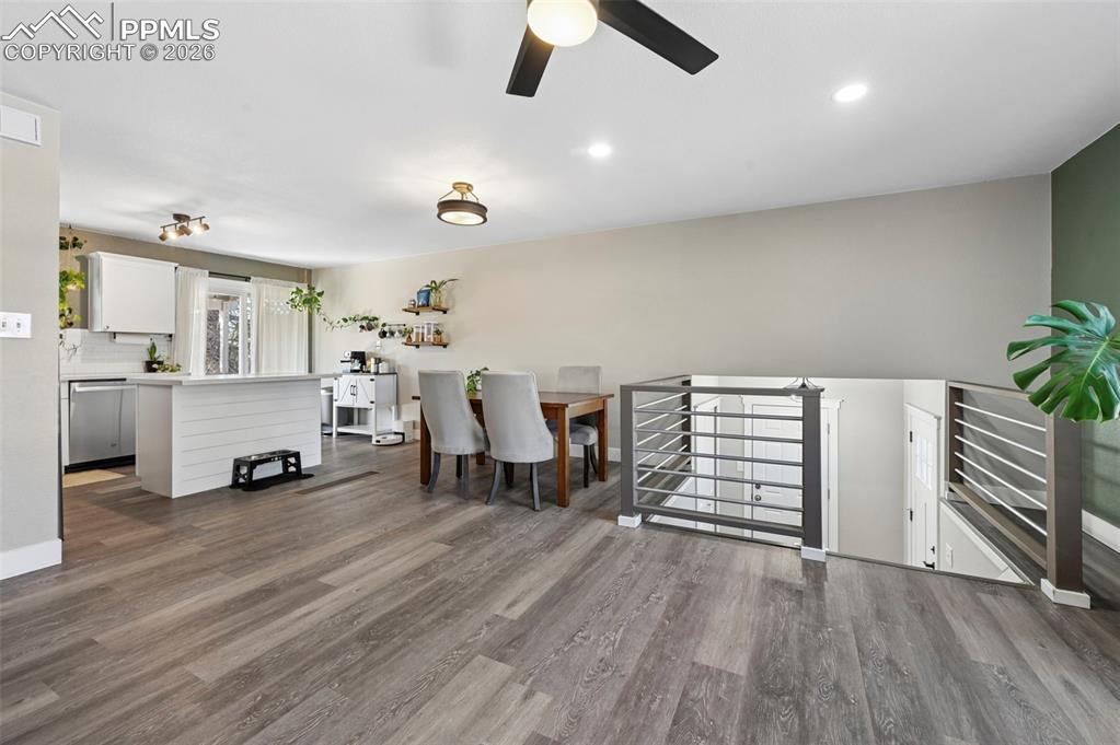 Image 3 of 36: Dining Area