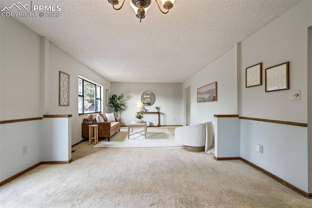 Image 15 of 48: Sitting Room