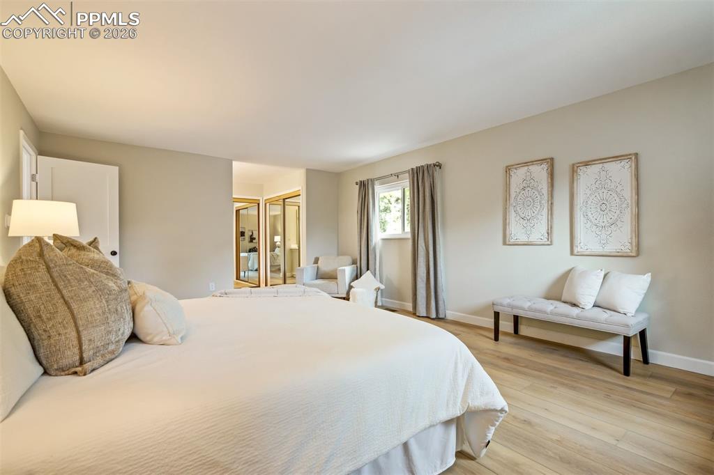 Image 25 of 48: Bedroom