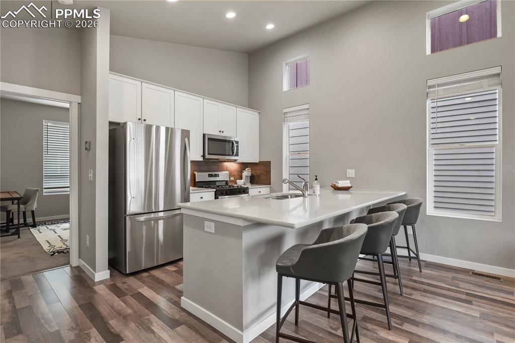 Image 12 of 37: Kitchen