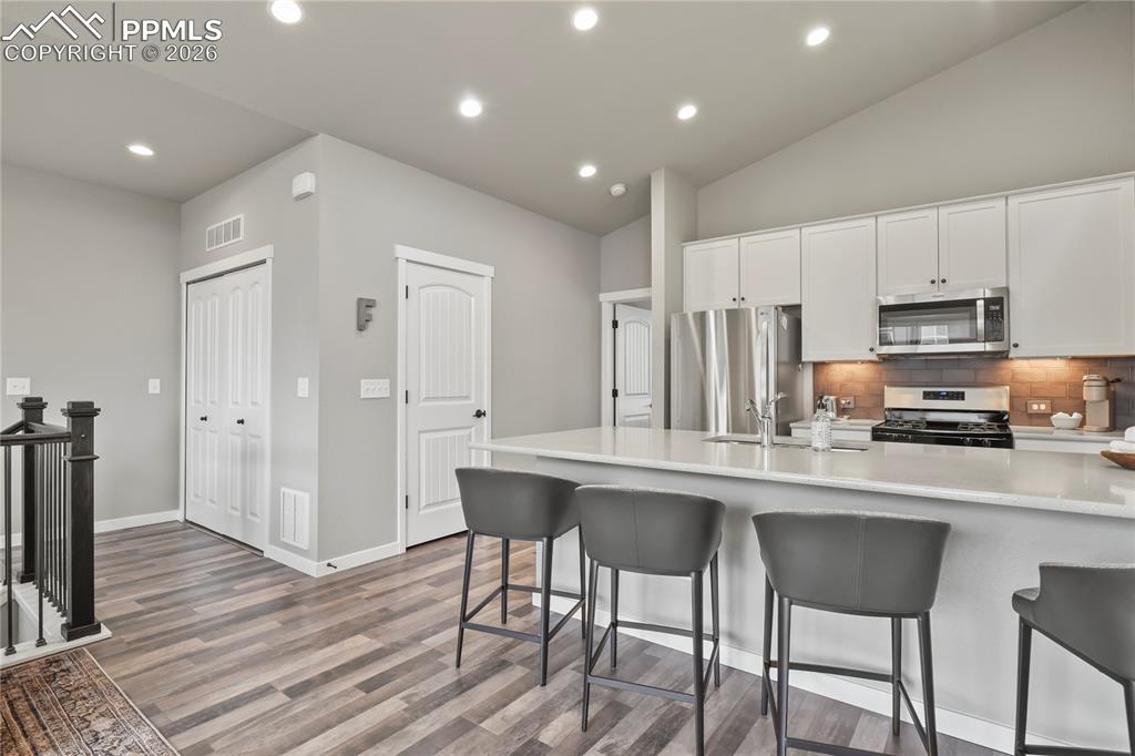 Image 14 of 37: Kitchen