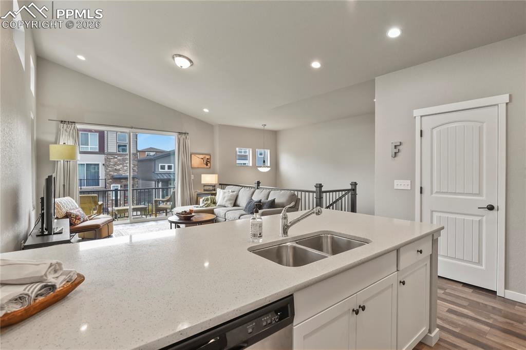 Image 17 of 37: Kitchen