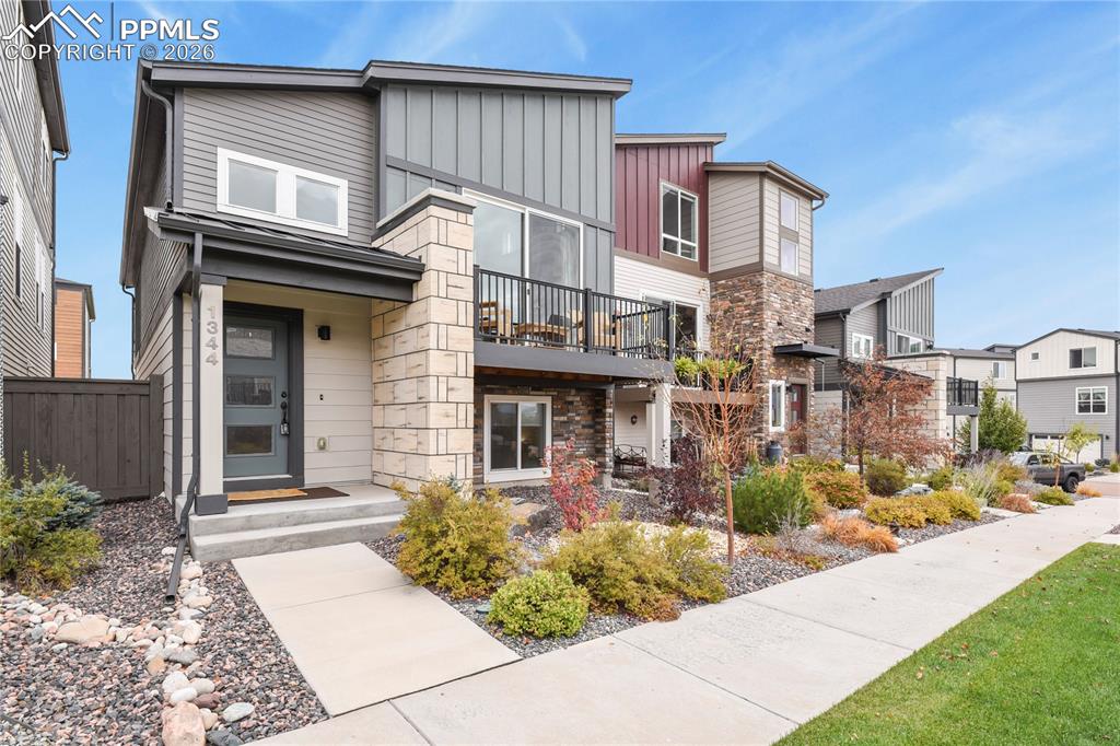 Image 2 of 37: Front of Structure