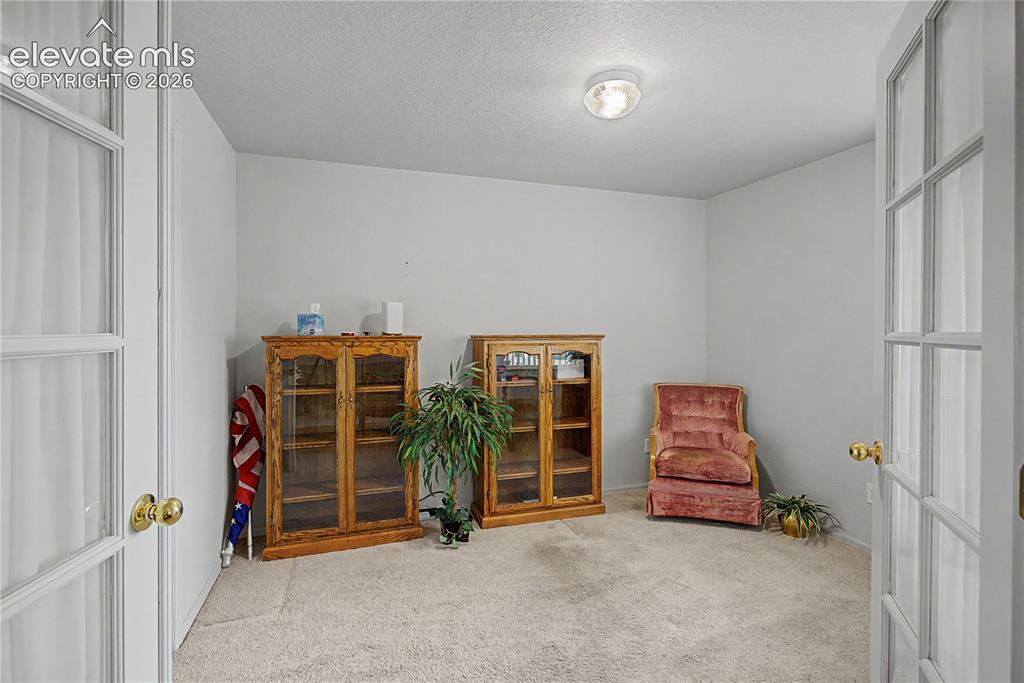 Image 14 of 48: Sitting Room
