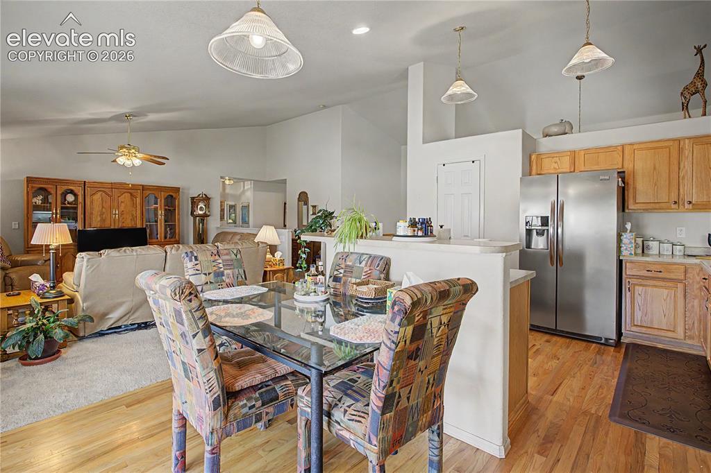 Image 20 of 48: Dining Area