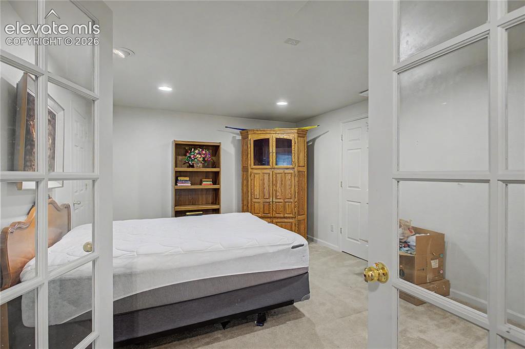 Image 37 of 48: Bedroom