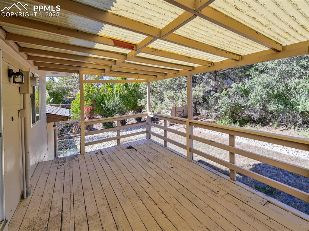 Image 4 of 27: Back deck 