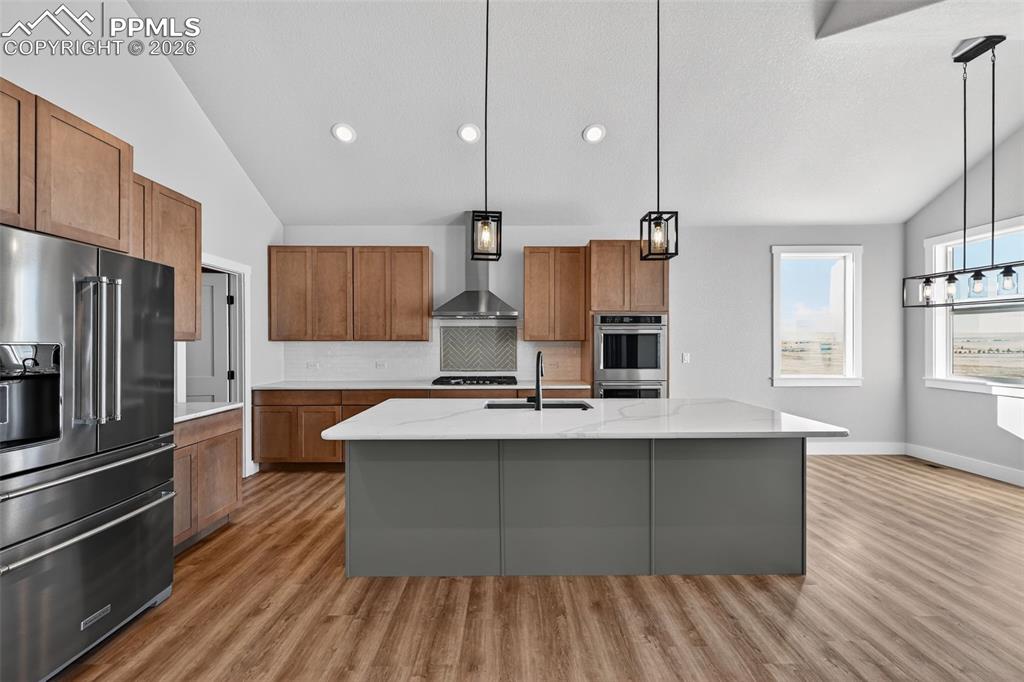 Image 17 of 48: Kitchen