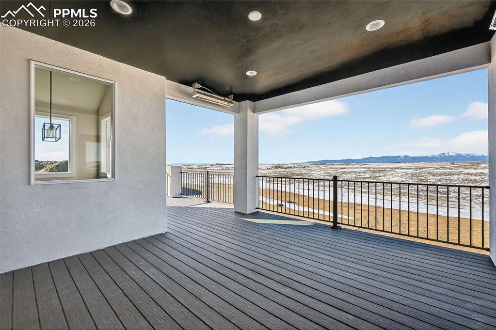 Image 23 of 48: Deck