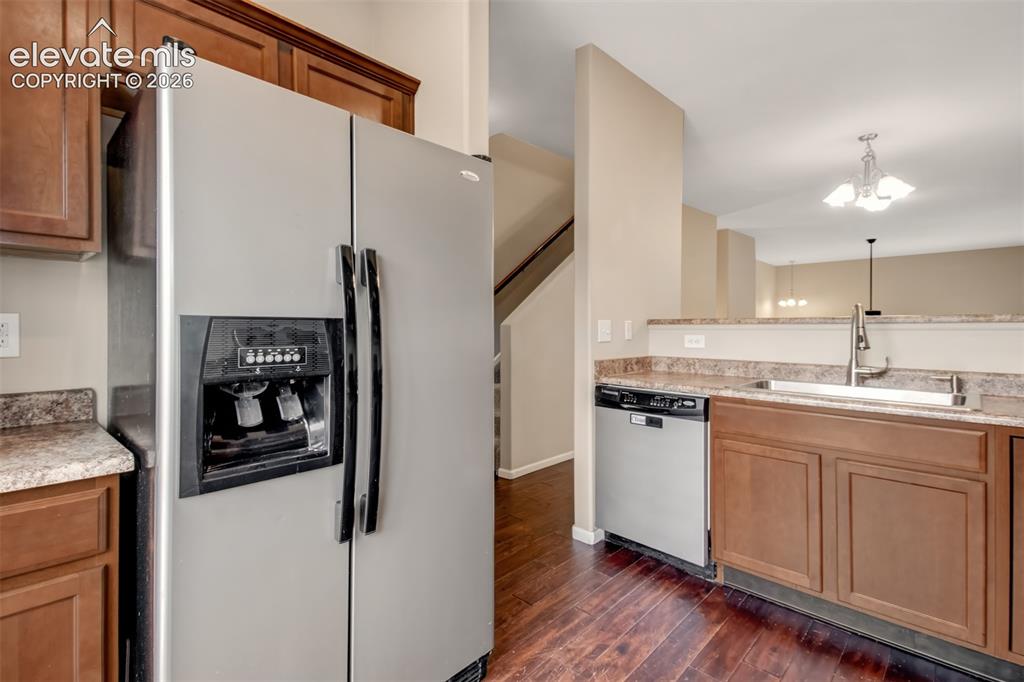 Image 13 of 22: Kitchen