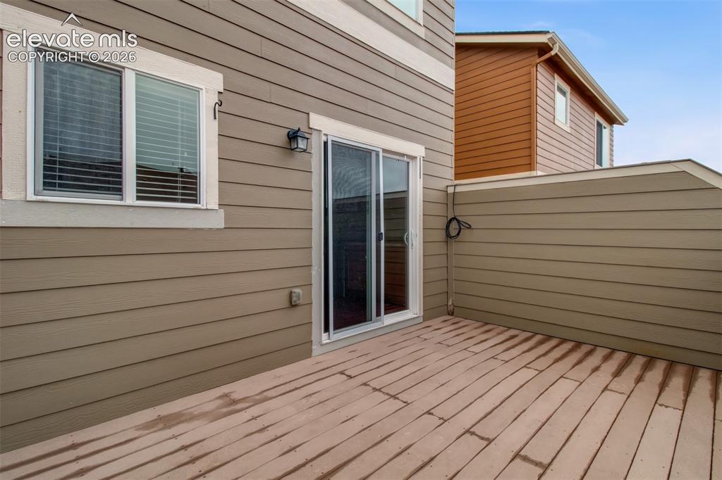 Image 22 of 22: Deck