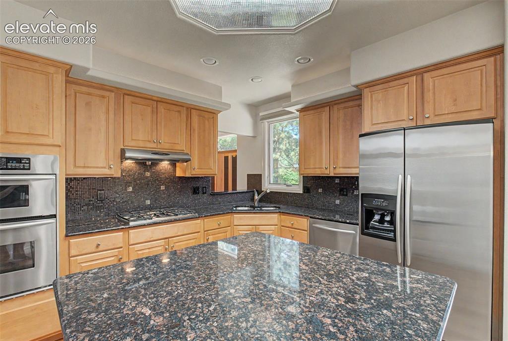 Image 12 of 46: Kitchen