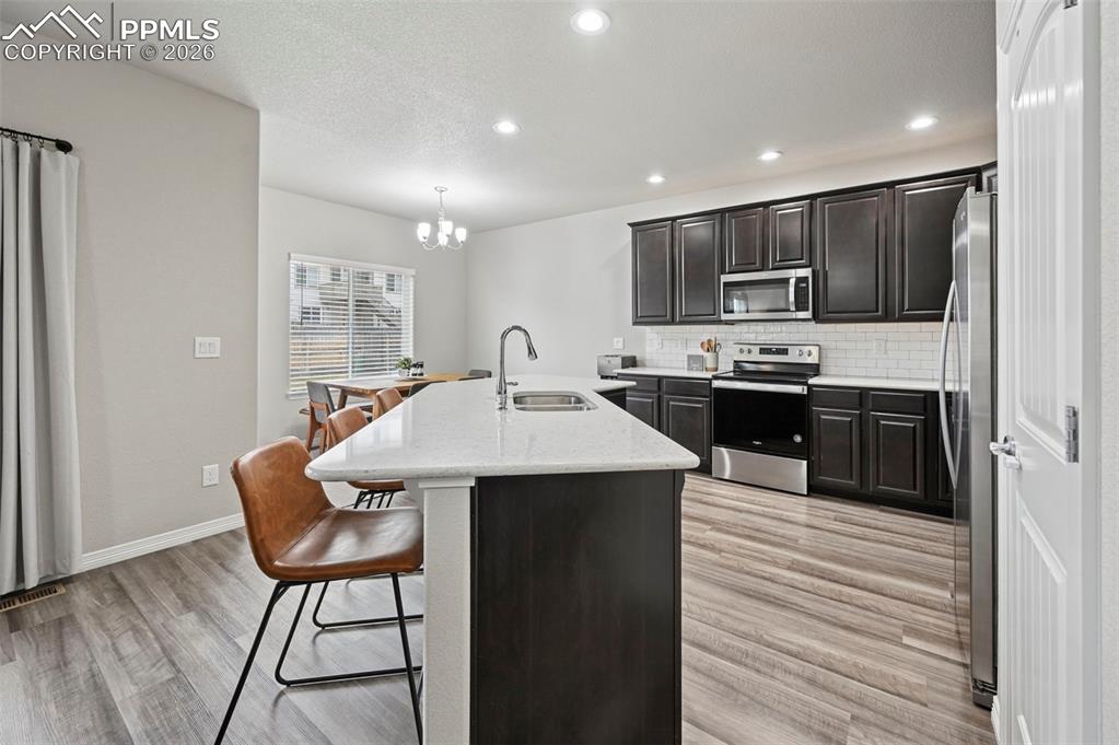 Image 10 of 40: Kitchen