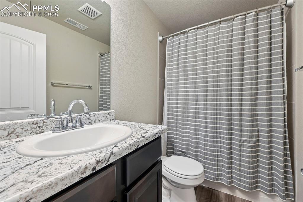 Image 29 of 40: basement bathroom