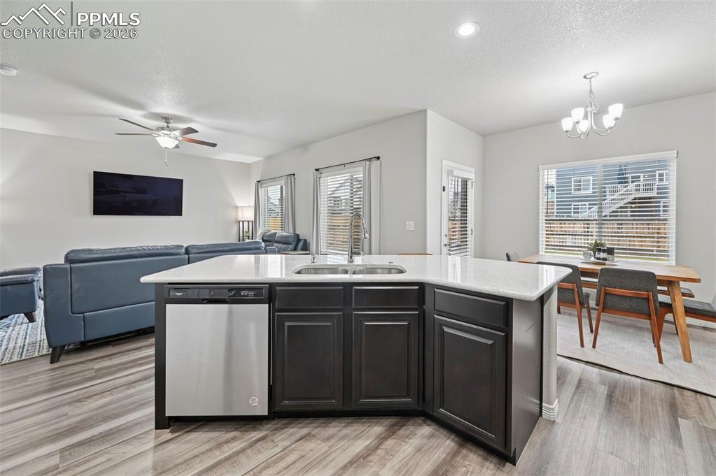 Image 8 of 40: Kitchen