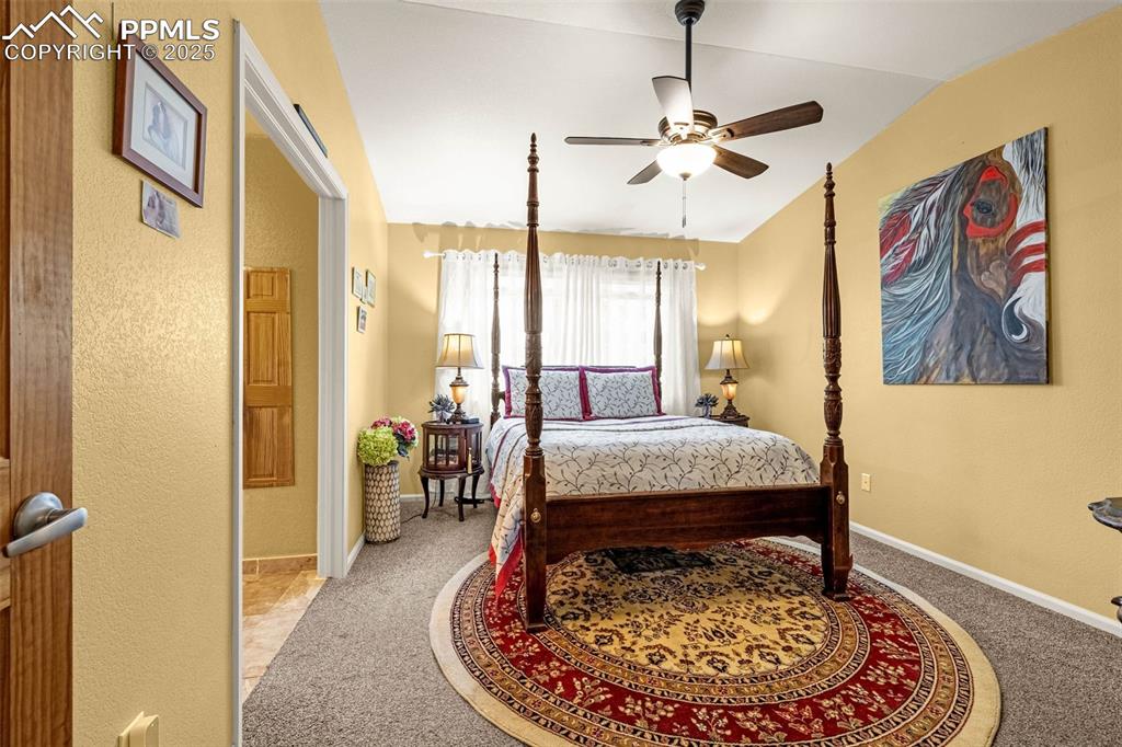 Image 10 of 19: Bedroom