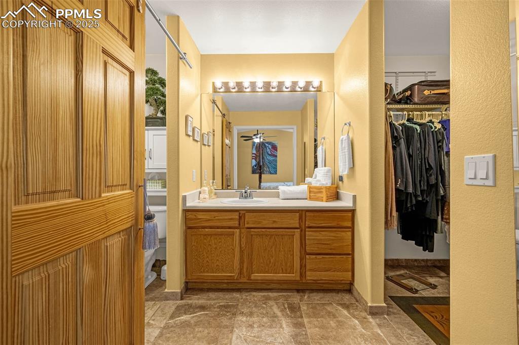 Image 12 of 19: Bathroom