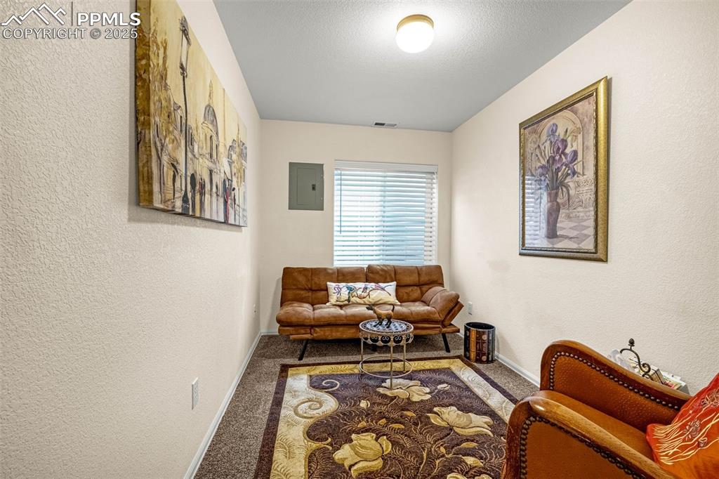 Image 16 of 19: Sitting Room