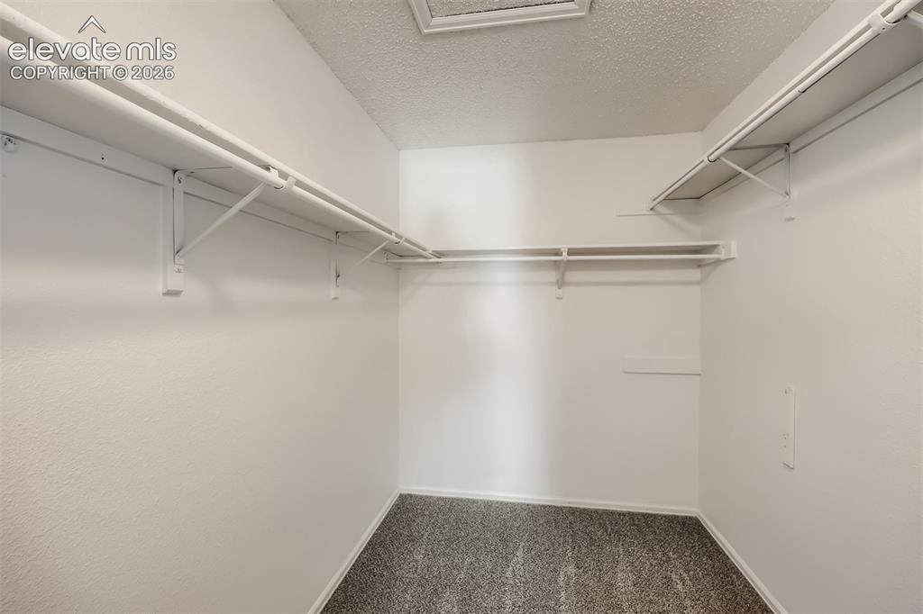 Image 16 of 32: Closet
