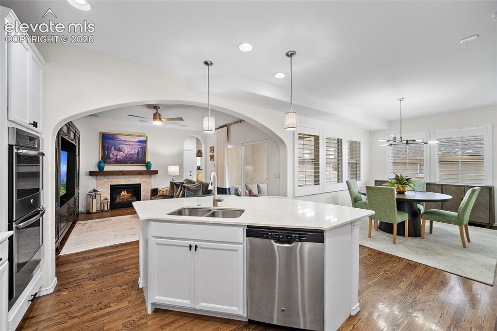 Image 12 of 36: Kitchen