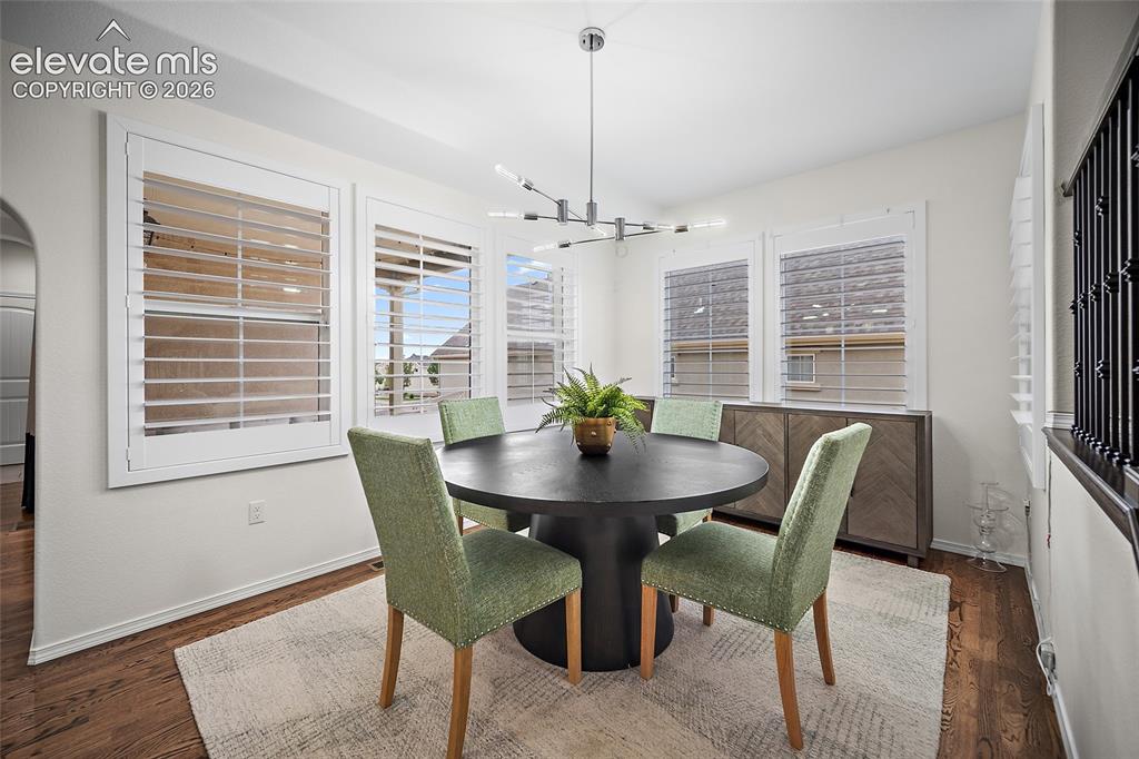 Image 15 of 36: Dining Area