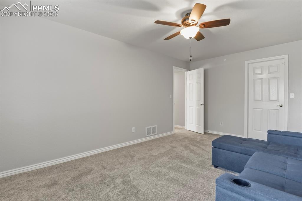 Image 29 of 45: Bedroom