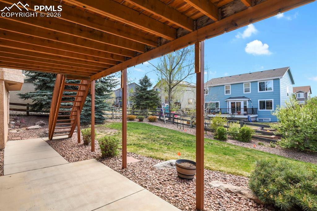 Image 40 of 45: Beautiful yard!