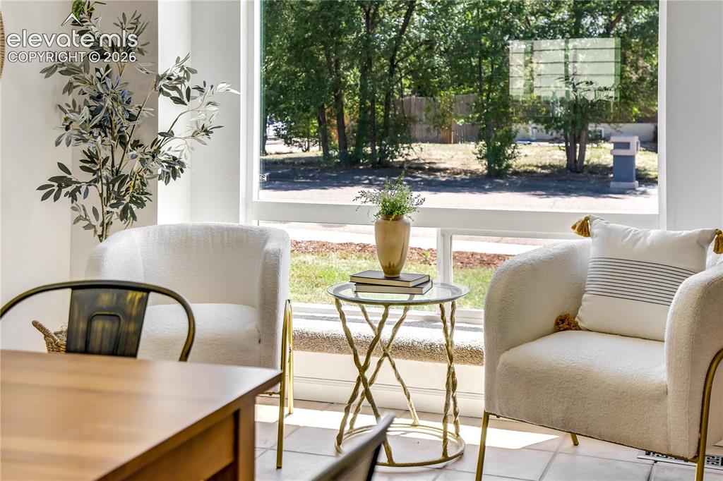 Image 8 of 41: Sitting Room