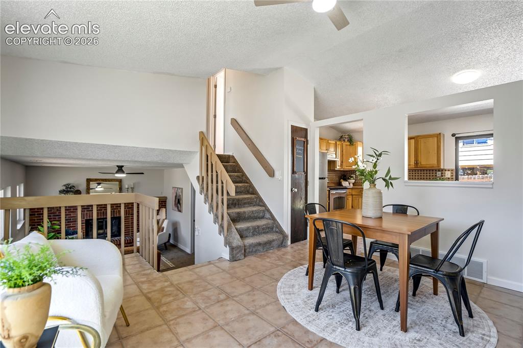 Image 9 of 41: Dining Area