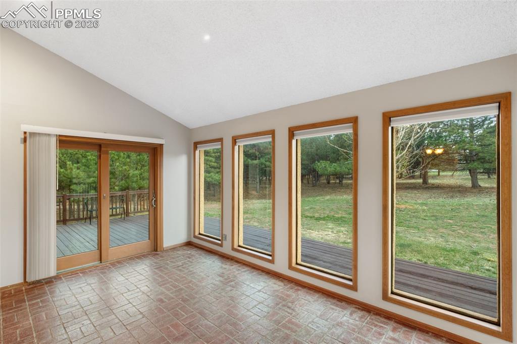 Image 11 of 40: Sun Room