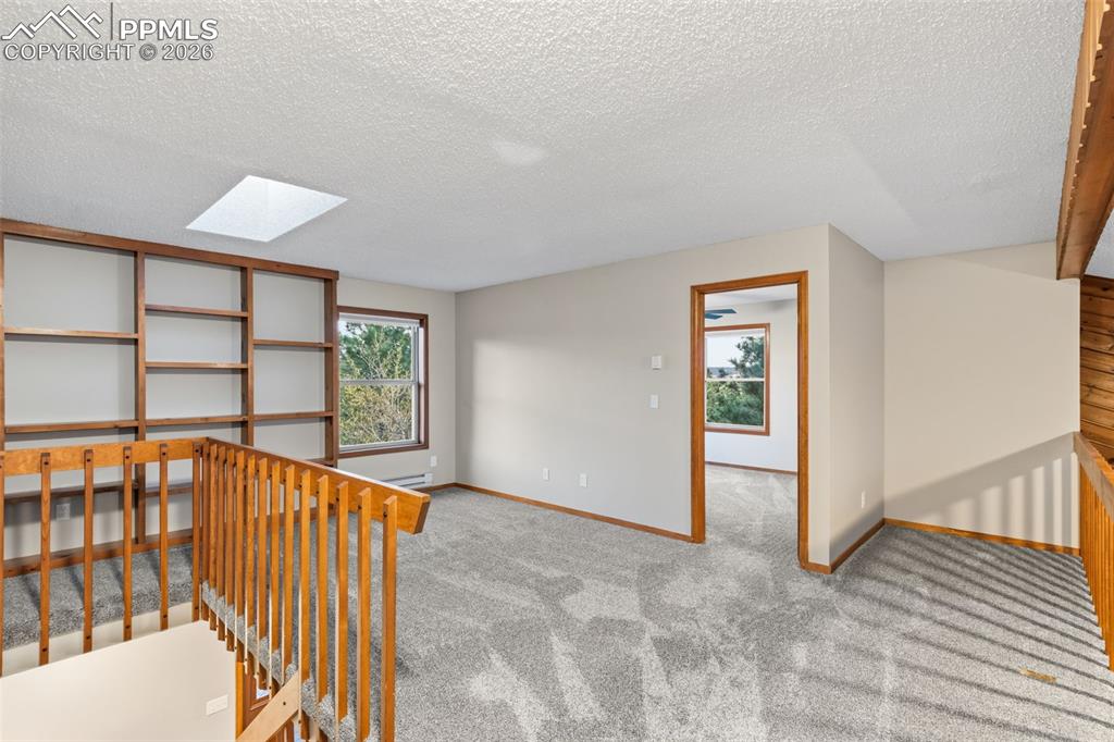 Image 22 of 40: Upper Level Loft