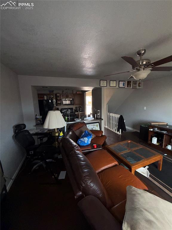 Image 14 of 32: Living Room