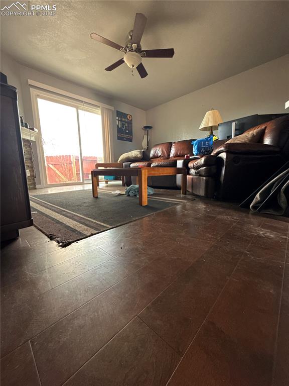 Image 16 of 32: Living Room