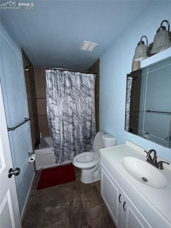 Image 20 of 32: Bathroom