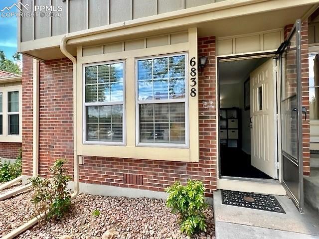 Image 2 of 41: Entry