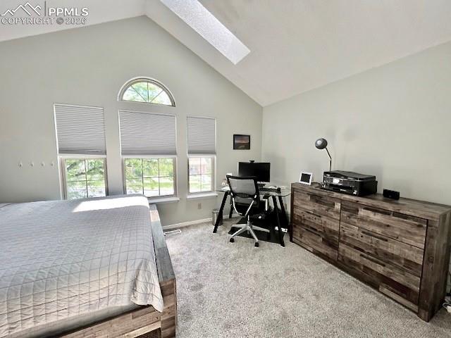 Image 29 of 41: Bedroom