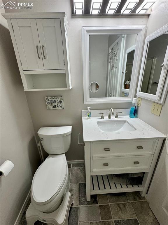 Image 34 of 41: Bathroom