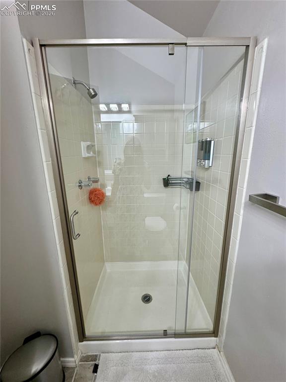 Image 35 of 41: Bathroom