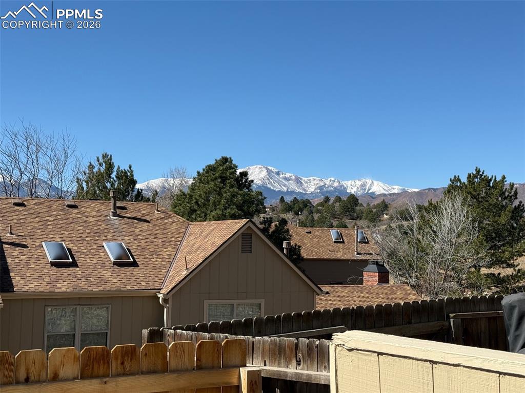 Image 38 of 41: Back of Structure