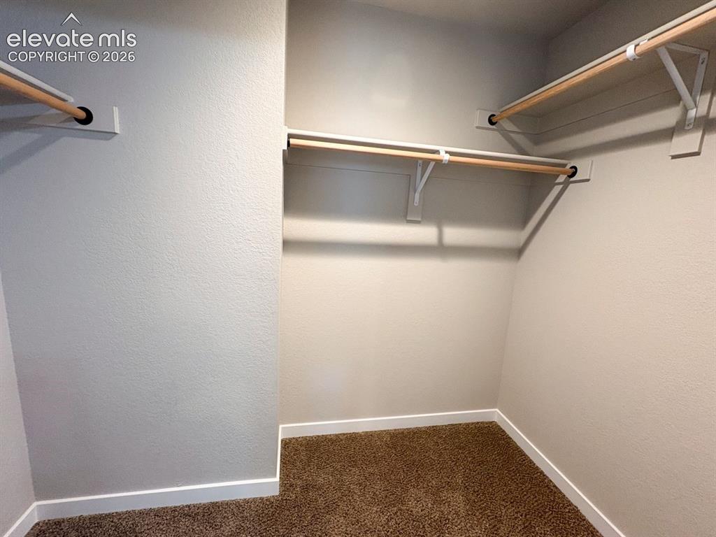 Image 20 of 25: Closet