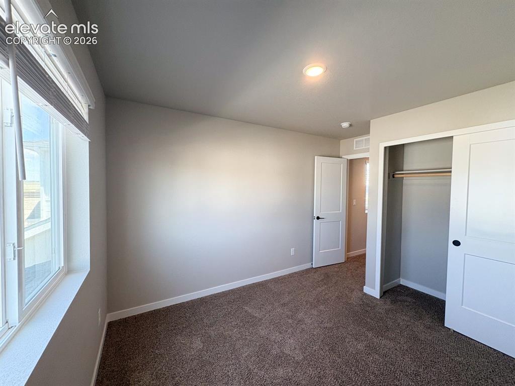 Image 9 of 25: Bedroom