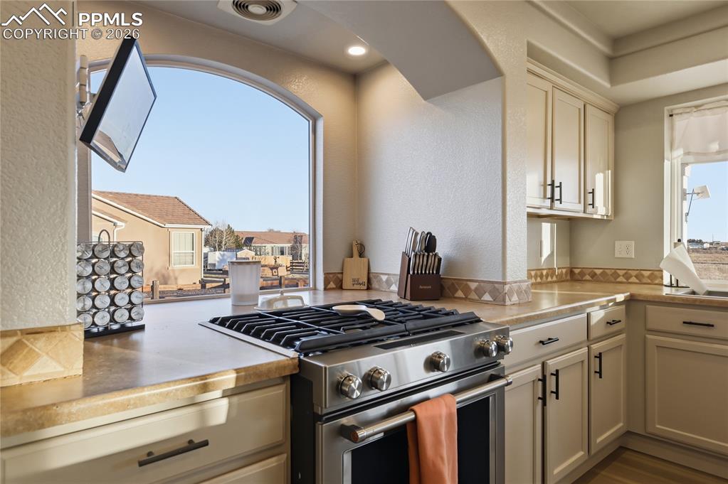 Image 10 of 48: Living Room