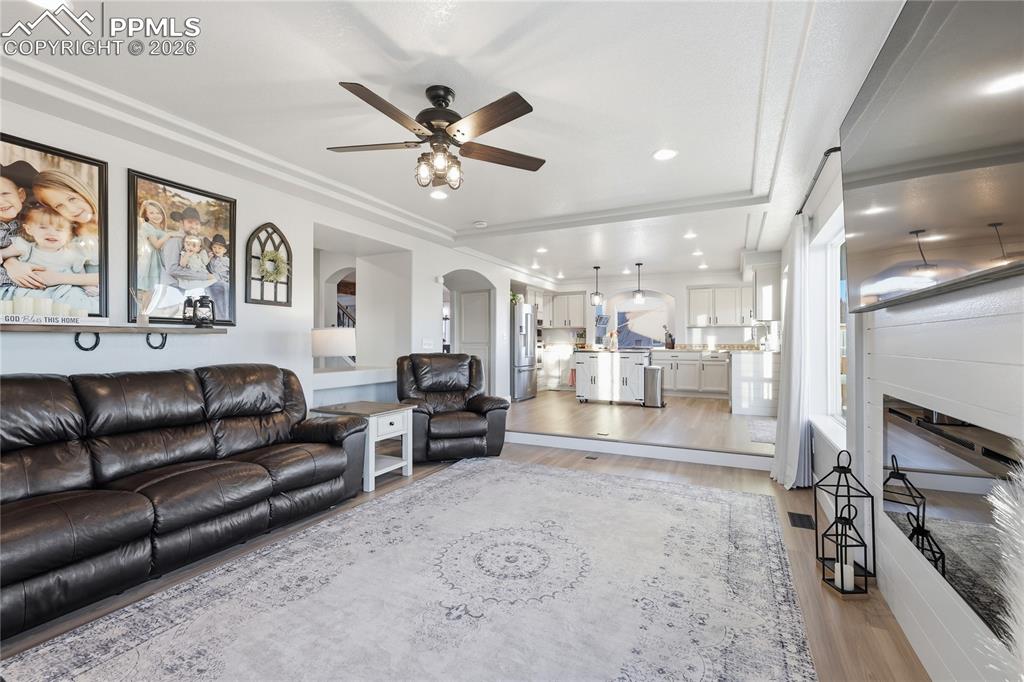 Image 20 of 48: Living Room