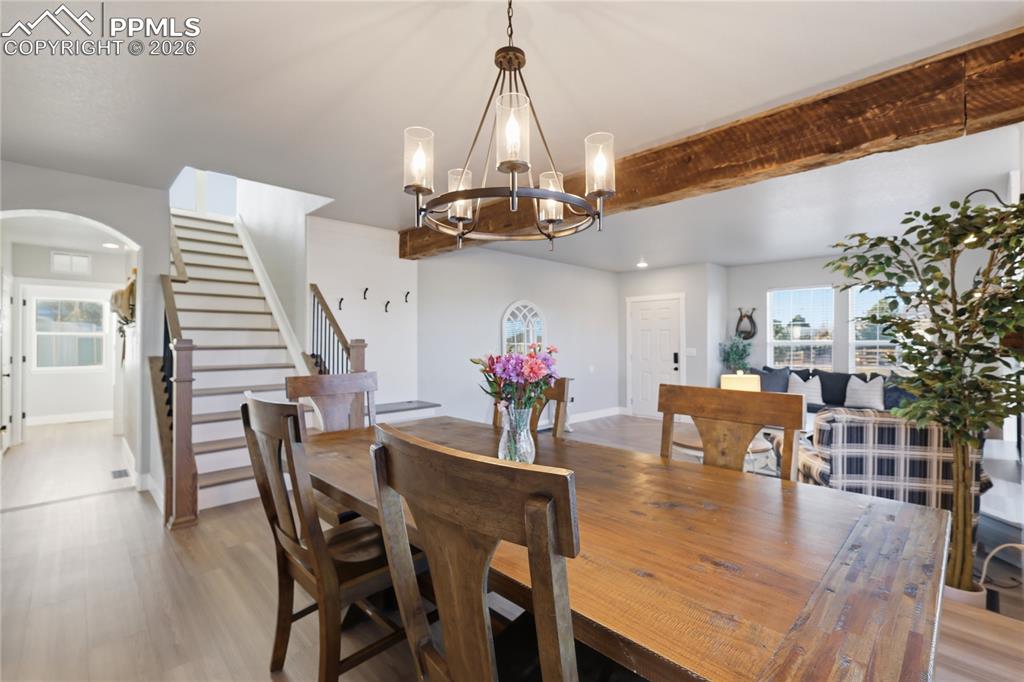 Image 25 of 48: Dining Area