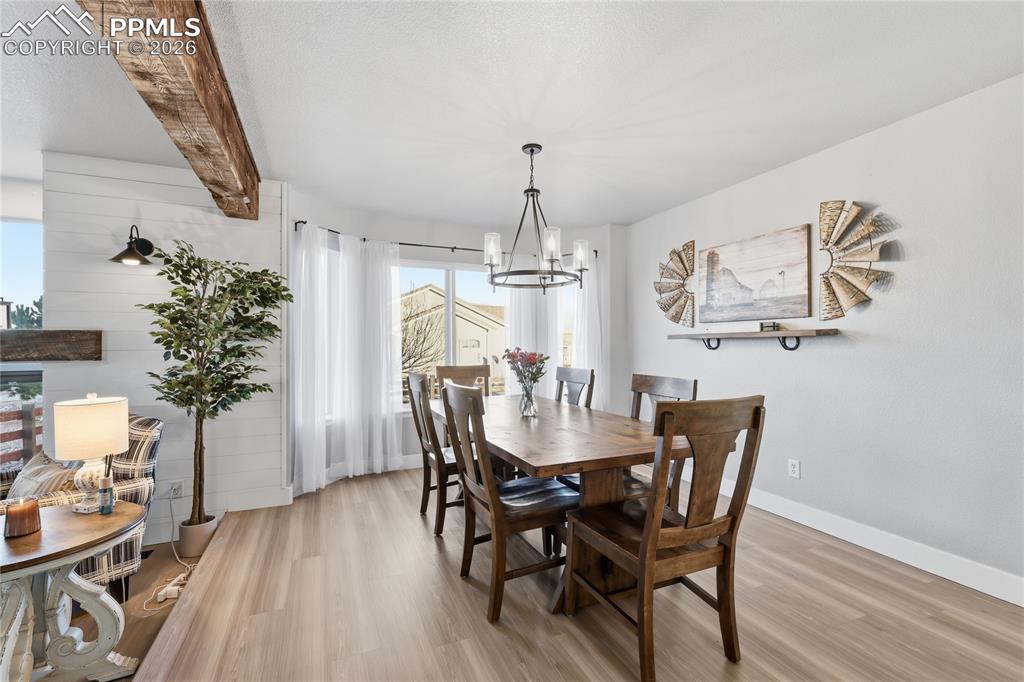 Image 26 of 48: Dining Area