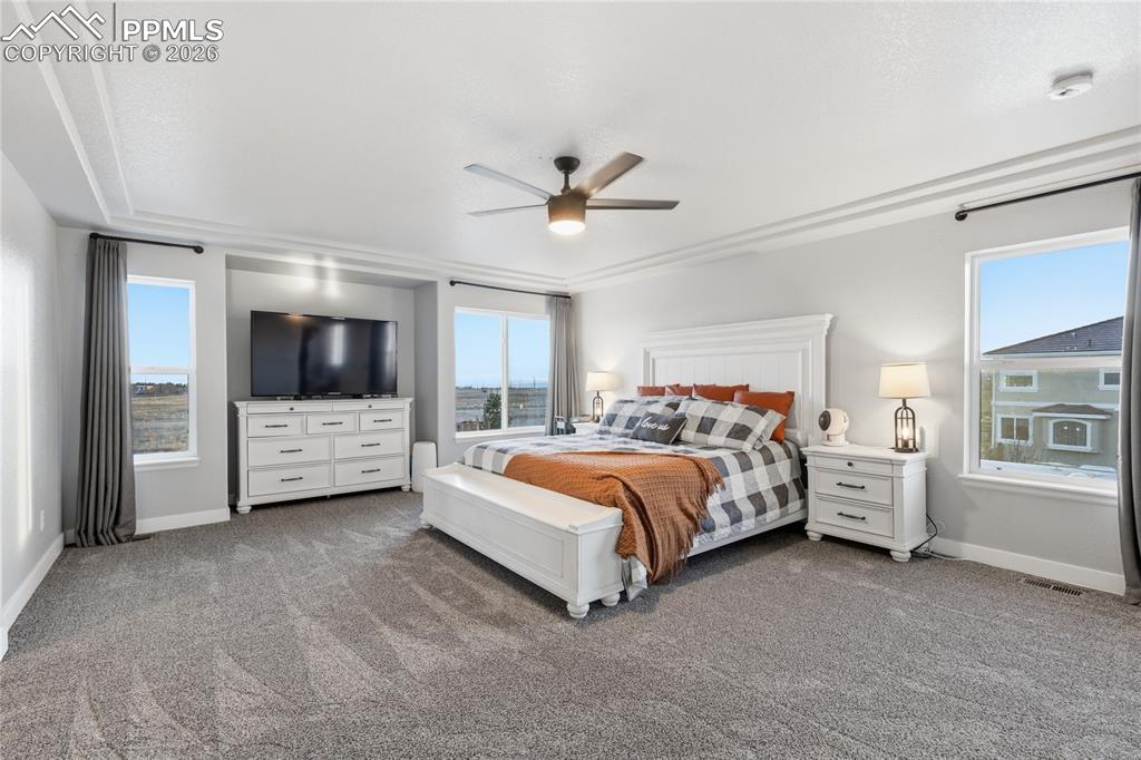 Image 31 of 48: Bedroom