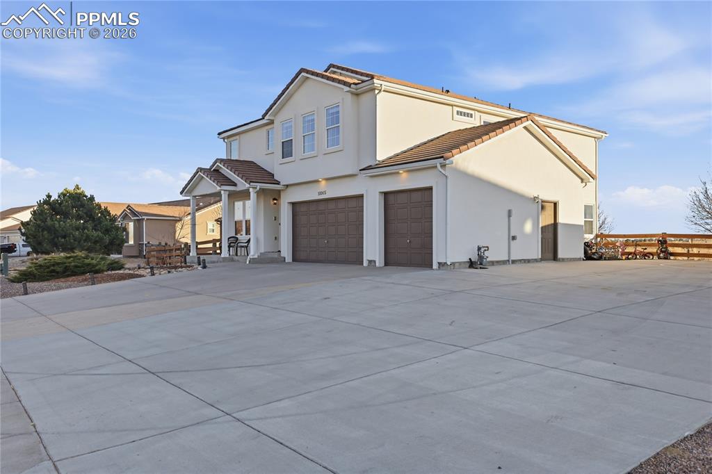 Image 8 of 48: Side of Structure