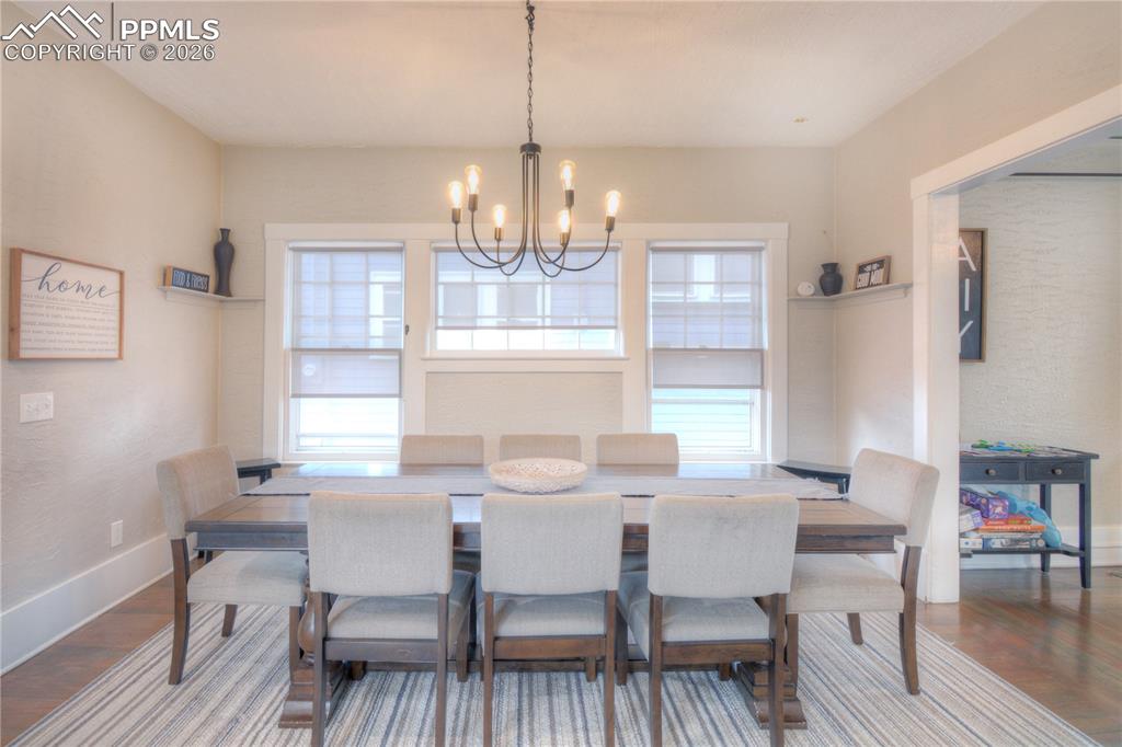 Image 10 of 41: Dining Area