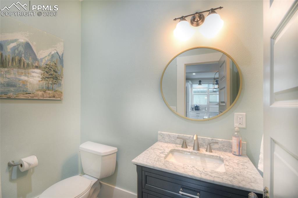 Image 16 of 41: Bathroom