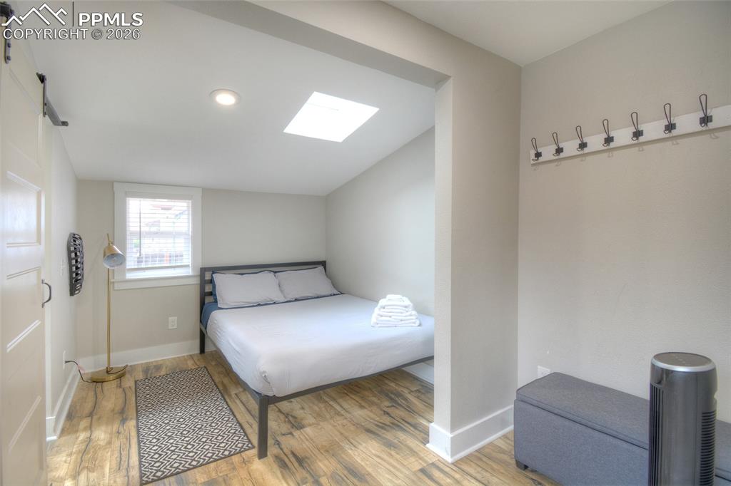 Image 19 of 41: Bedroom